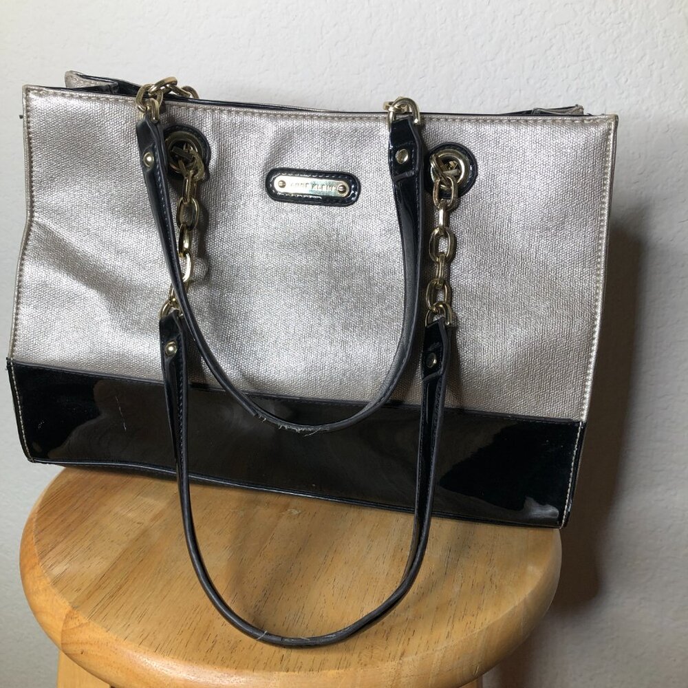 Lovely, "Ann Klein" Black and Gold Taupe Handbag!